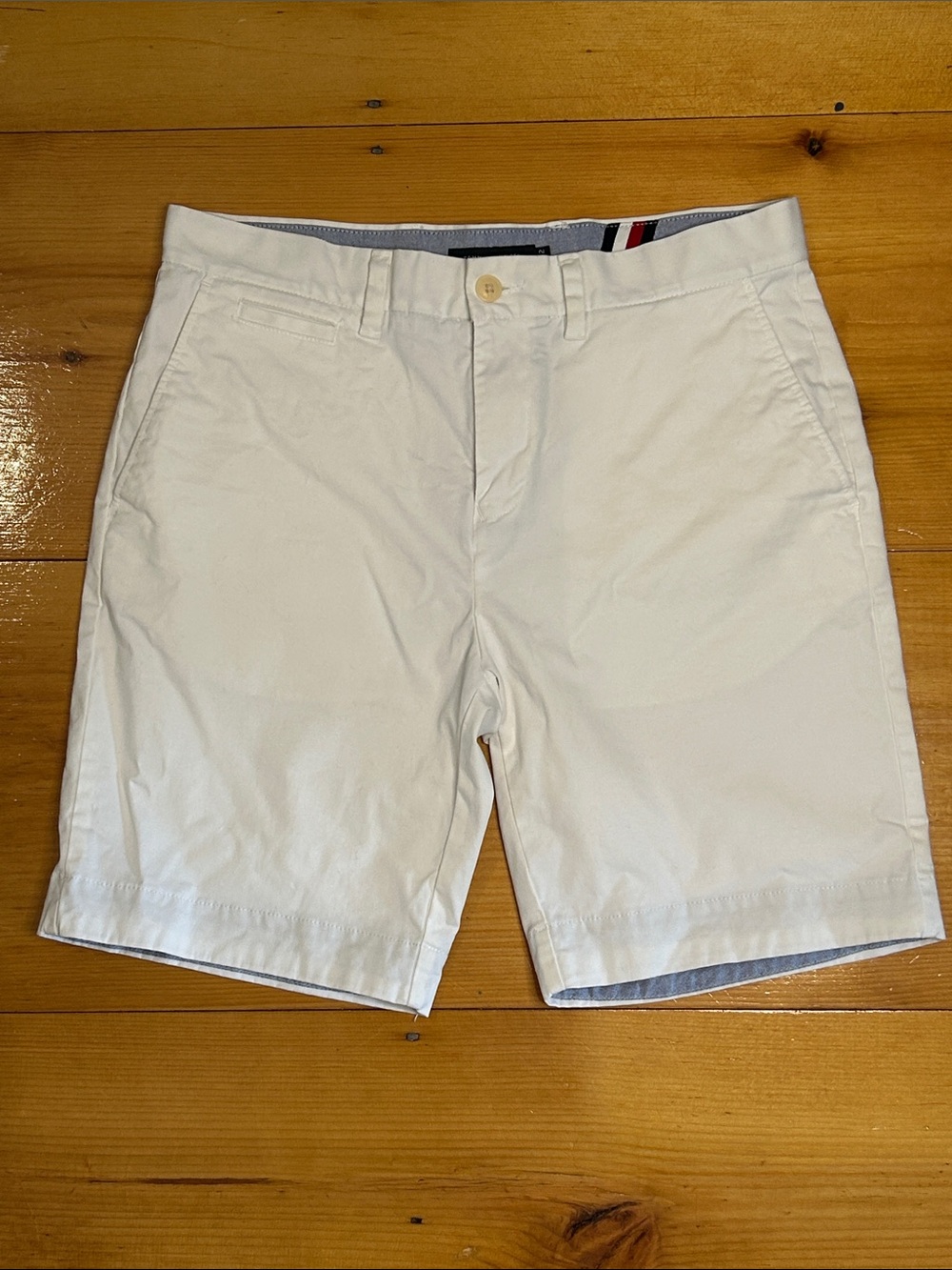 Tommy Hilfiger classic White cotton Flat Front Chino business casual Shorts